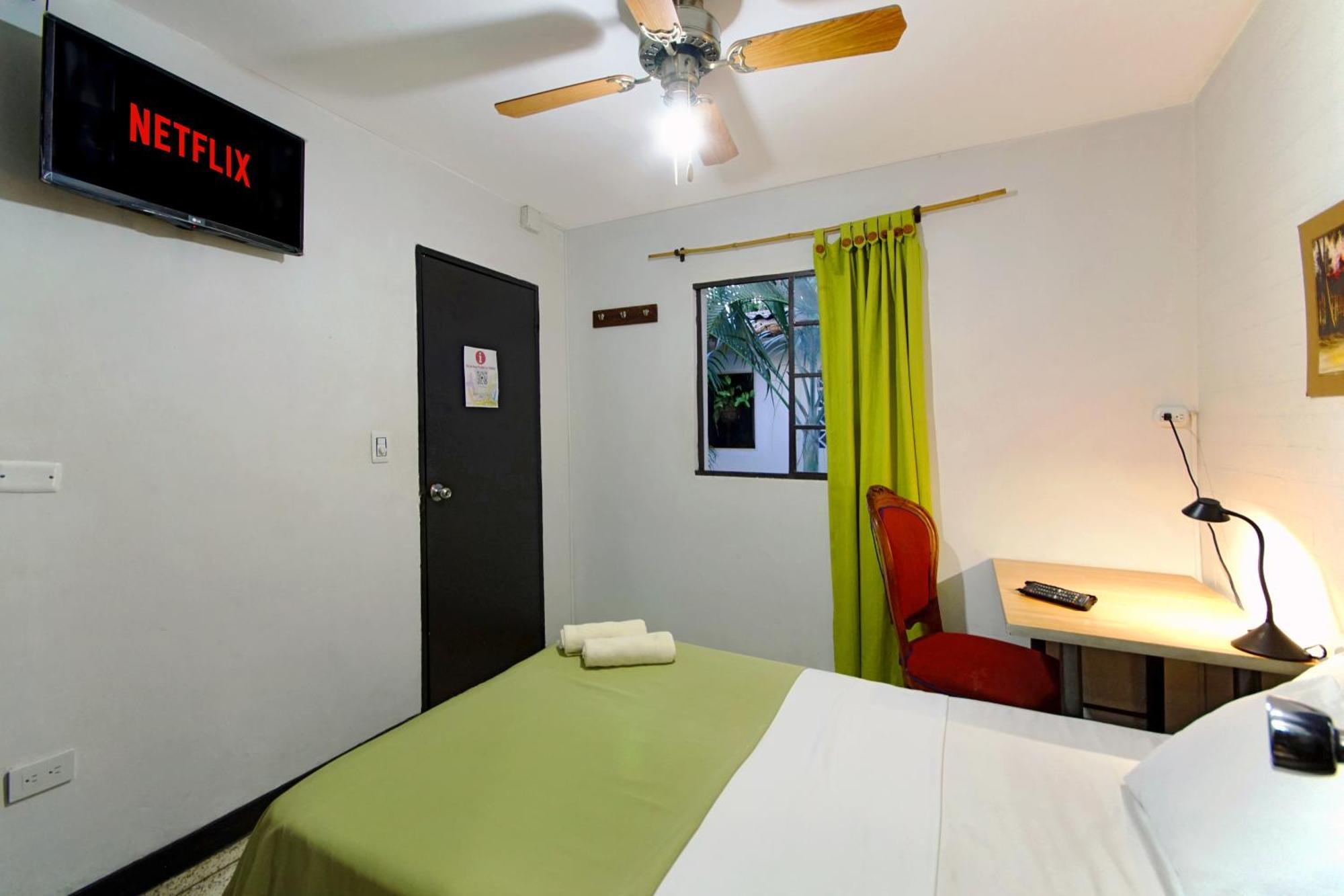Ding-Dong Hostel Cali Eksteriør billede
